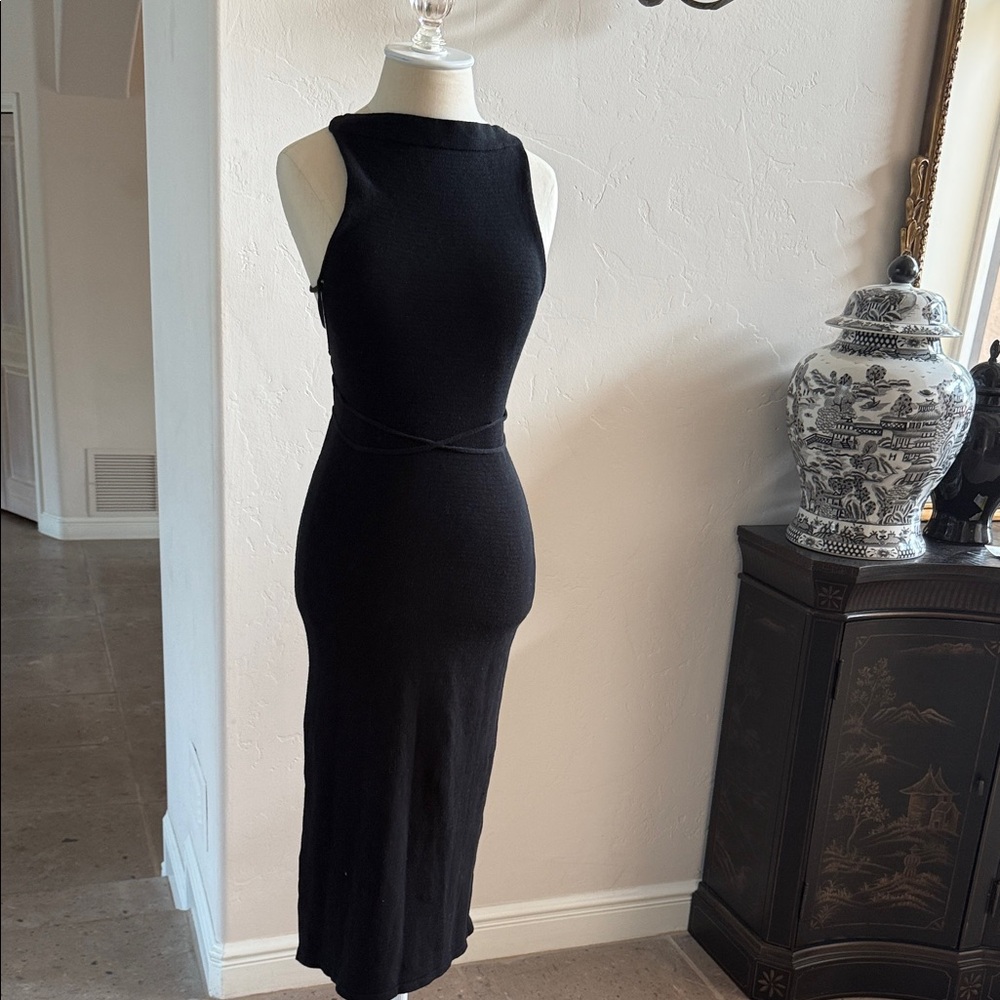 Classic Black Sleeveless Midi Dress